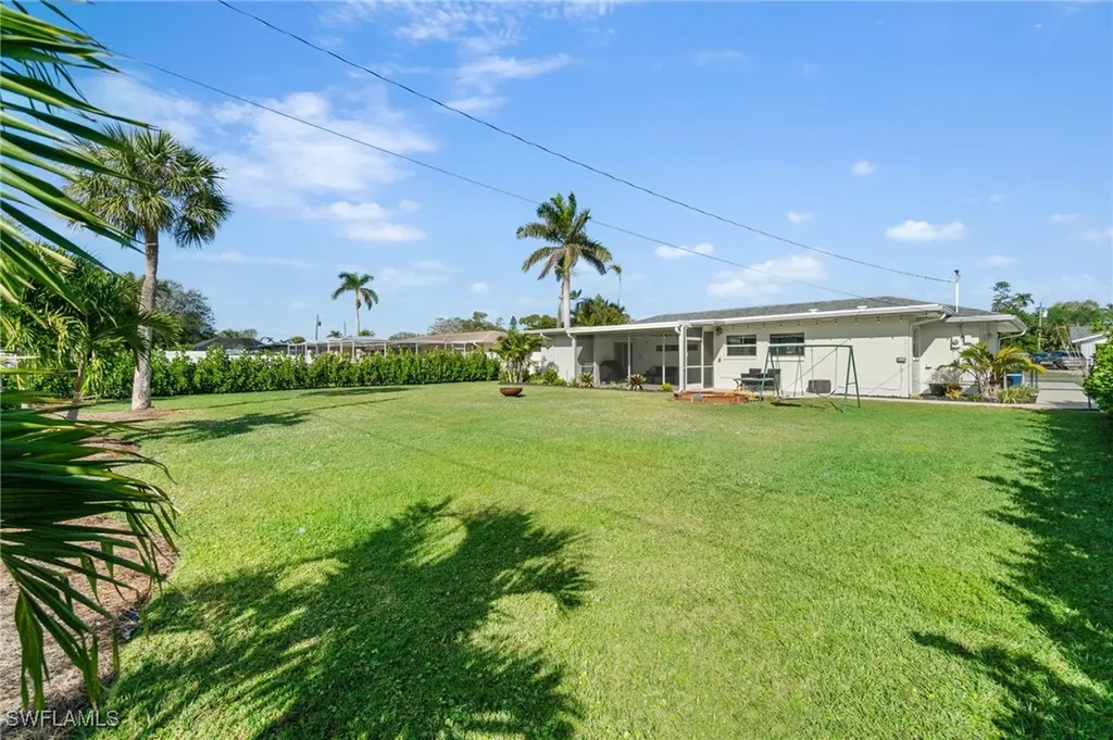 1034 El Rio Avenue Fort Myers FL 33919