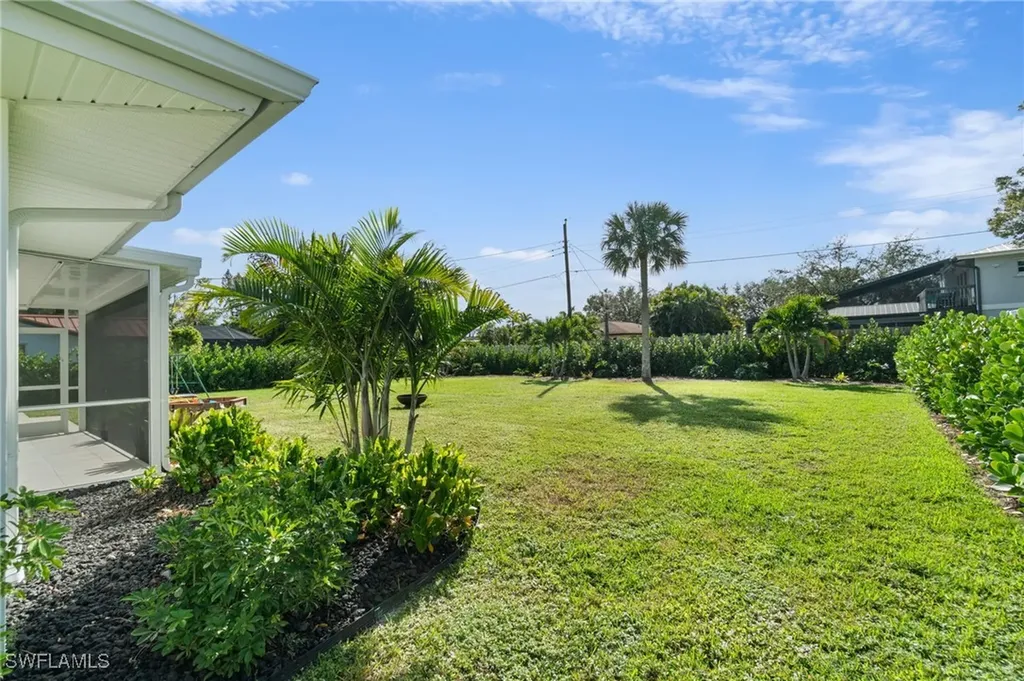 1034 El Rio Avenue Fort Myers FL 33919