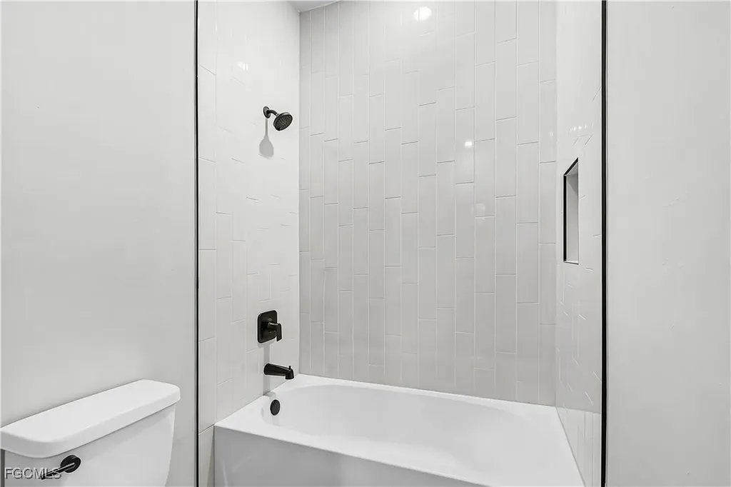1816 SW 3rd Place Cape Coral FL 33991