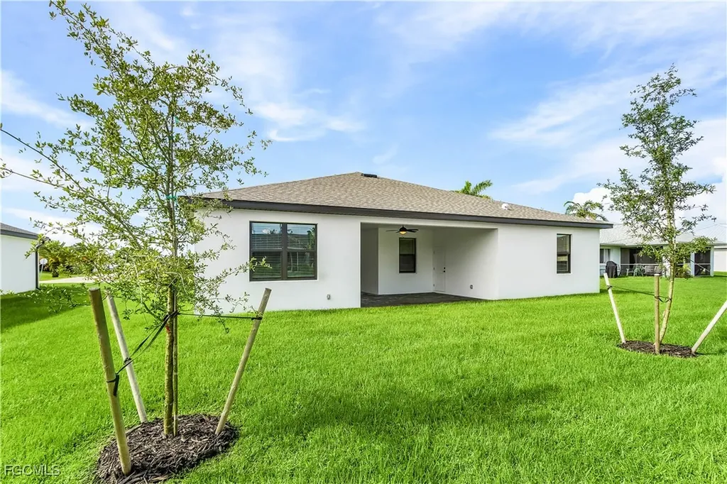 1816 SW 3rd Place Cape Coral FL 33991