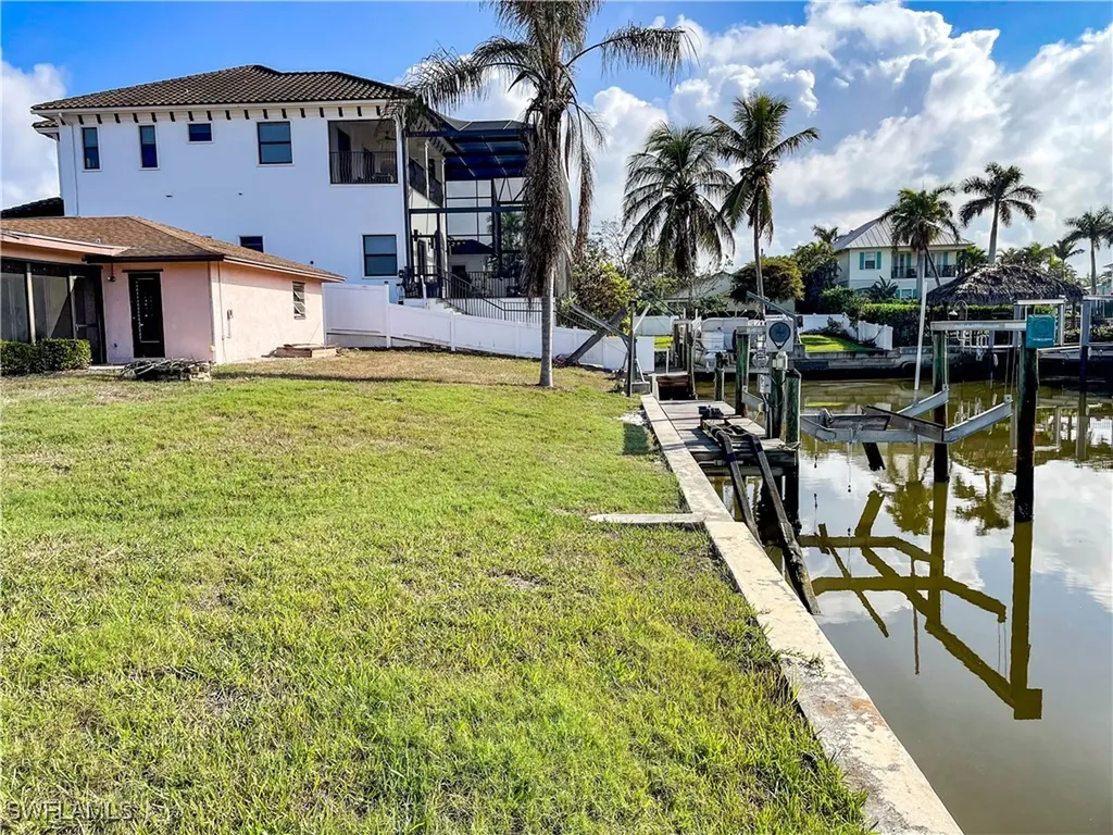 476 Seagull Avenue Naples FL 34108