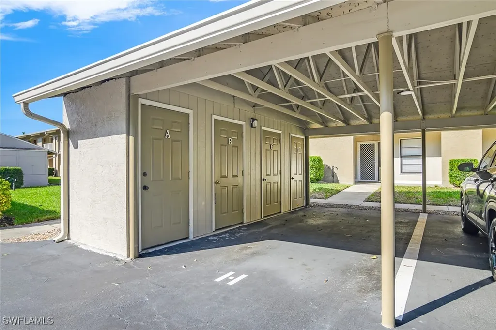 131 Cypress Way E Naples FL 34110