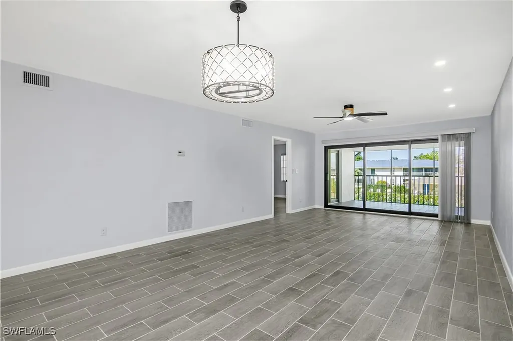 131 Cypress Way E Naples FL 34110