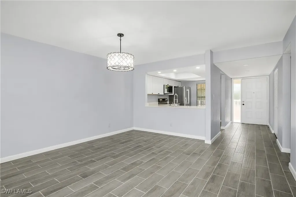 131 Cypress Way E Naples FL 34110