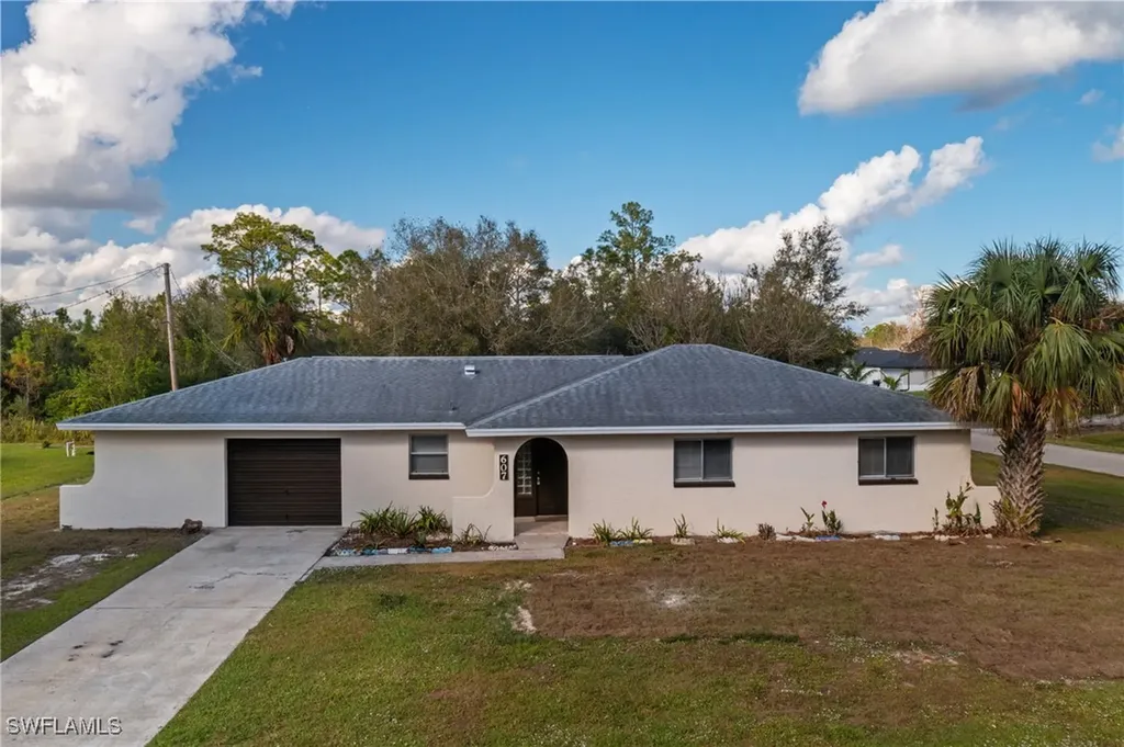 607 E 6th Street Lehigh Acres FL 33972
