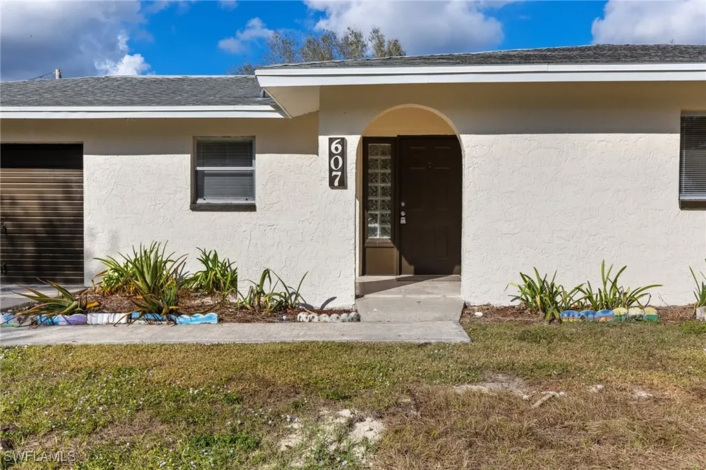 607 E 6th Street Lehigh Acres FL 33972