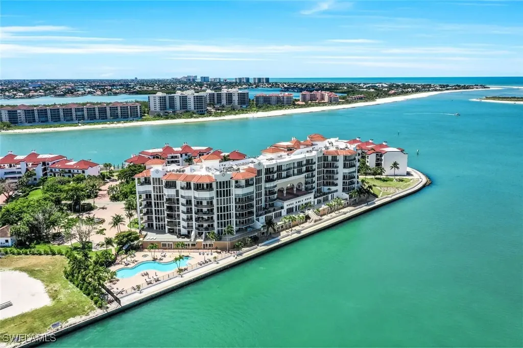 700 La Peninsula Boulevard Naples FL 34113