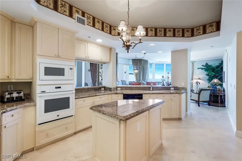 700 La Peninsula Boulevard Naples FL 34113