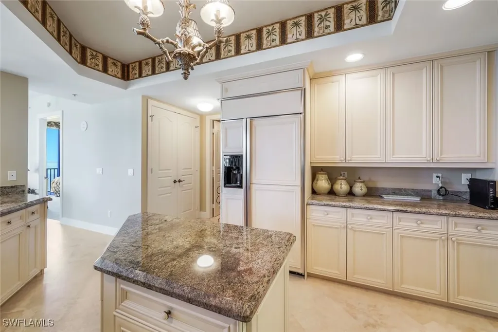 700 La Peninsula Boulevard Naples FL 34113