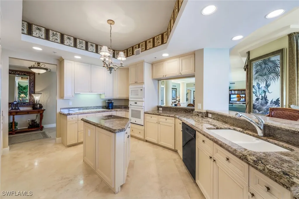 700 La Peninsula Boulevard Naples FL 34113