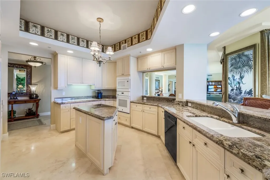 700 La Peninsula Boulevard Naples FL 34113