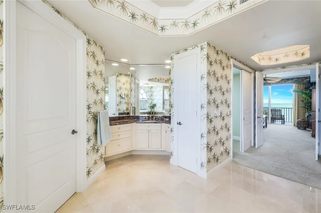700 La Peninsula Boulevard Naples FL 34113