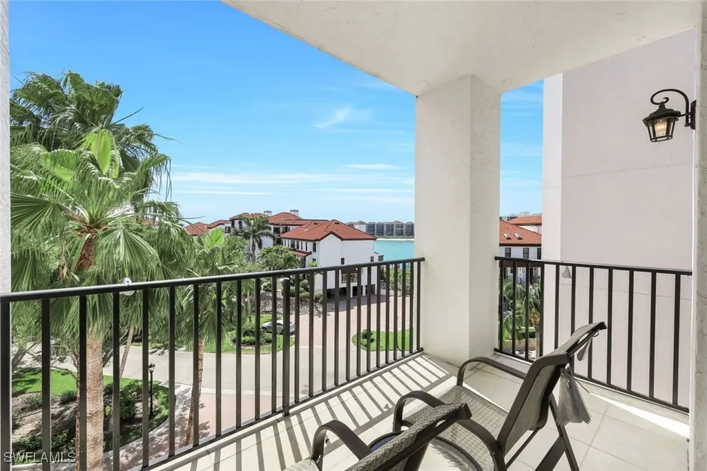 700 La Peninsula Boulevard Naples FL 34113