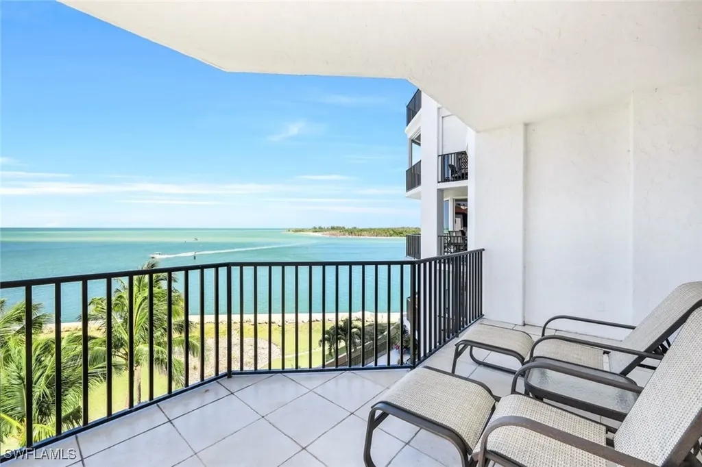 700 La Peninsula Boulevard Naples FL 34113