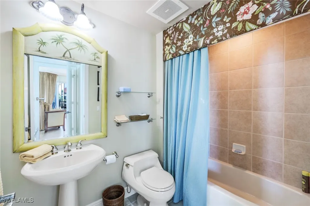700 La Peninsula Boulevard Naples FL 34113