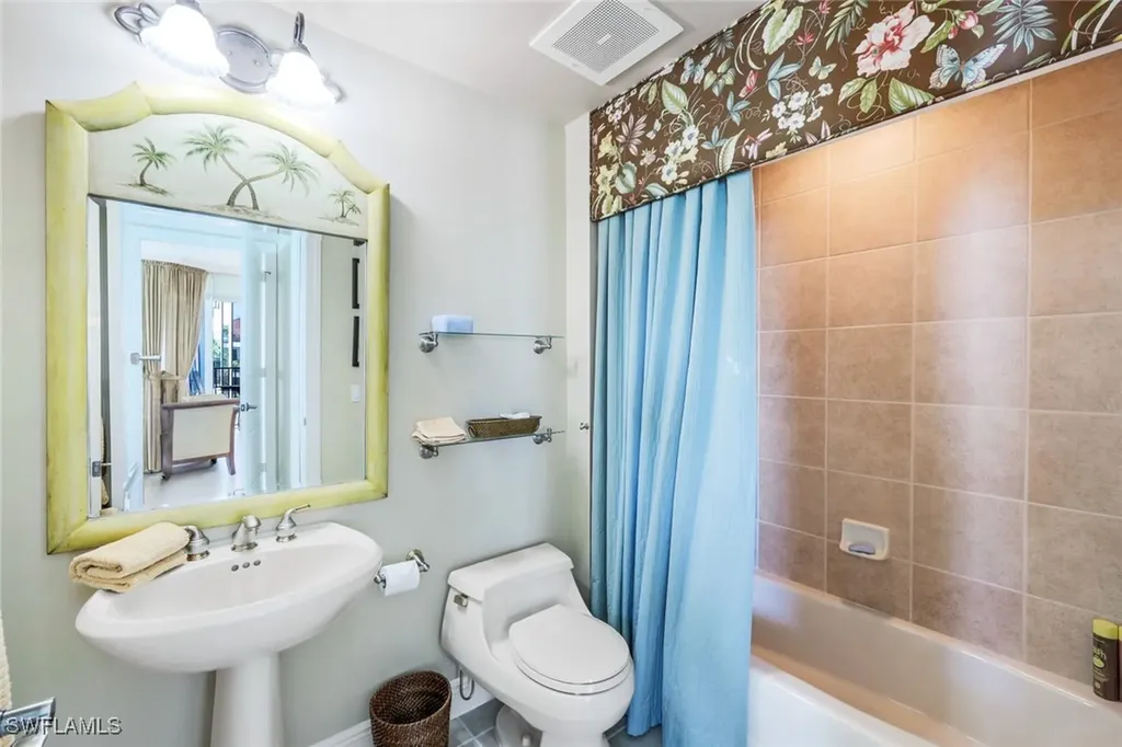700 La Peninsula Boulevard Naples FL 34113