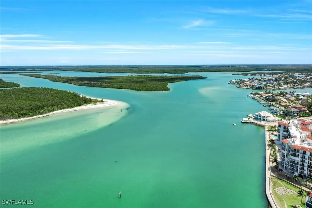 700 La Peninsula Boulevard Naples FL 34113