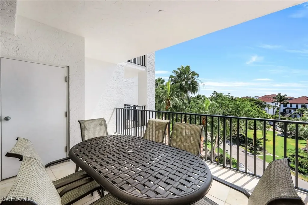 700 La Peninsula Boulevard Naples FL 34113