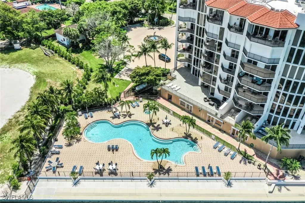 700 La Peninsula Boulevard Naples FL 34113