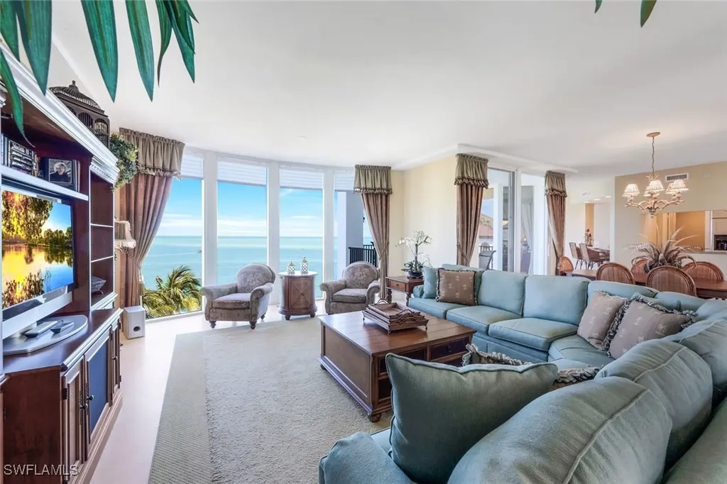 700 La Peninsula Boulevard Naples FL 34113