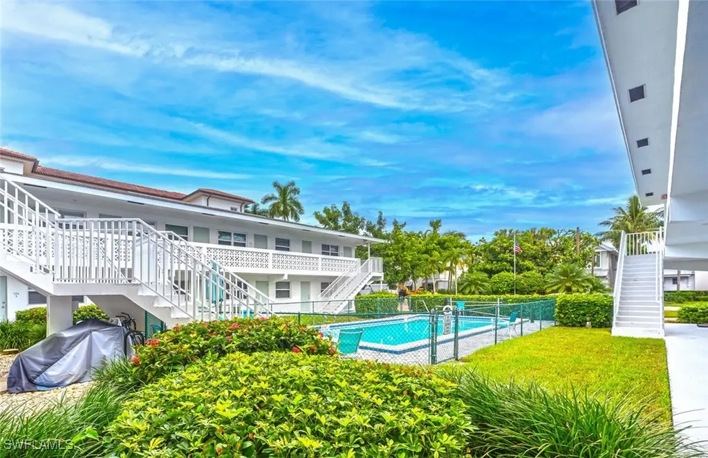 532 4th Avenue S Naples FL 34102