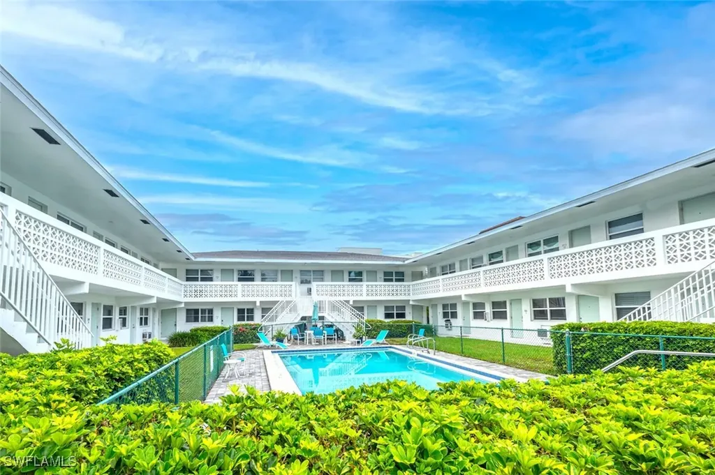 532 4th Avenue S Naples FL 34102