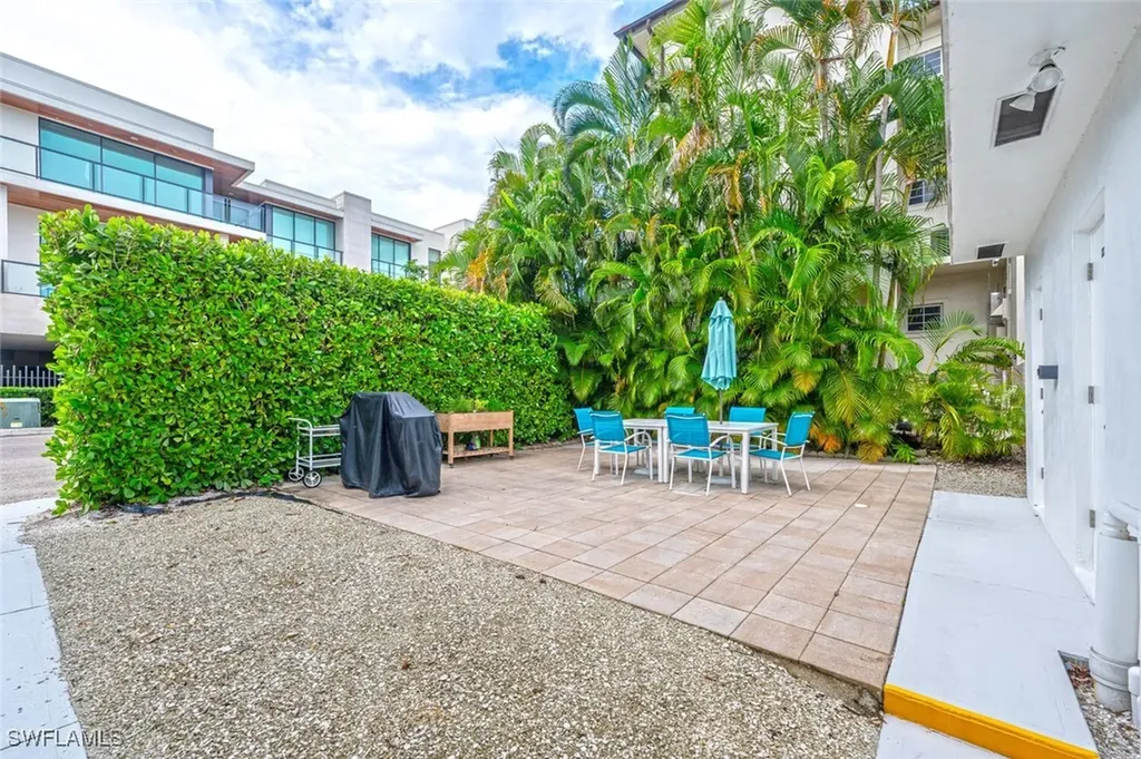 532 4th Avenue S Naples FL 34102