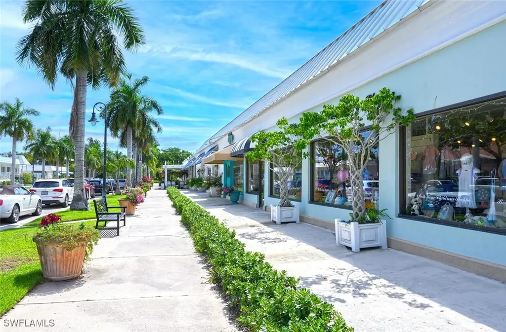 532 4th Avenue S Naples FL 34102