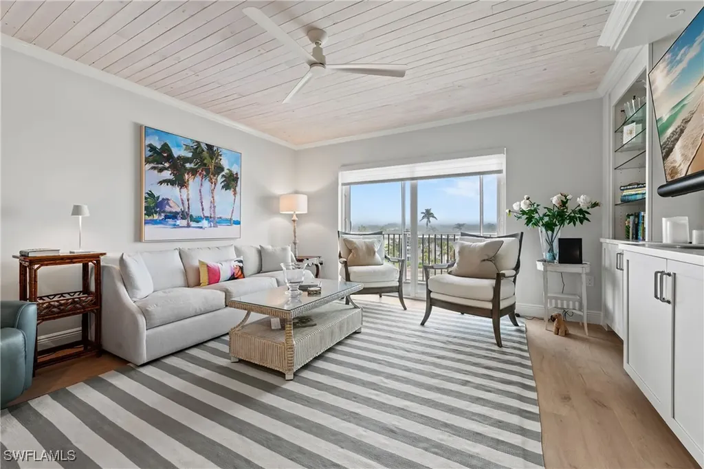 1977 Gulf Shore Boulevard N Naples FL 34102