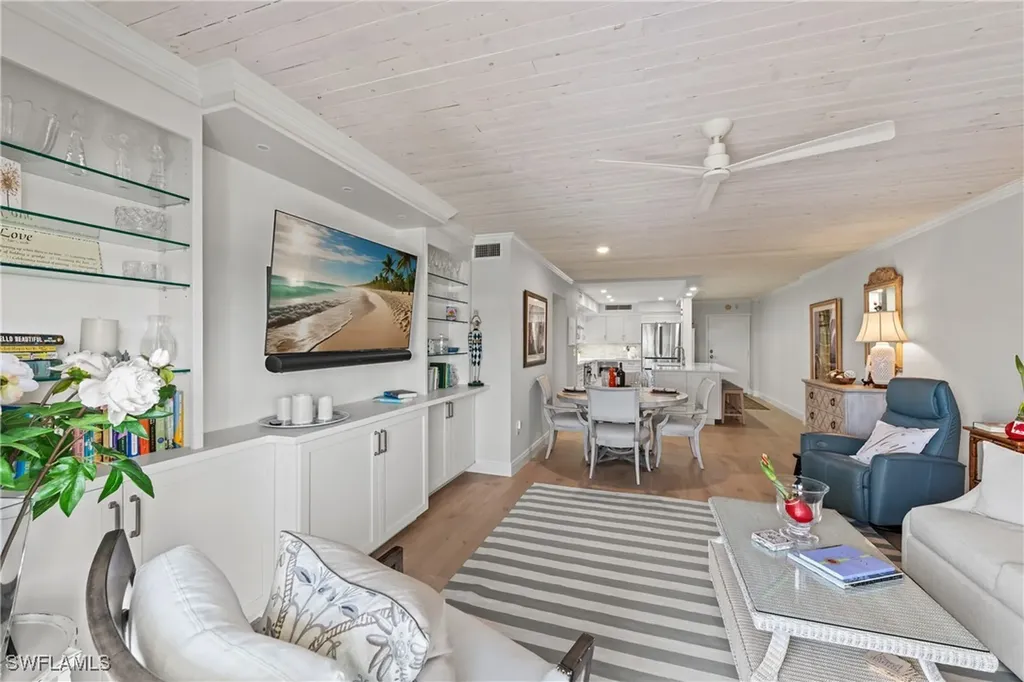 1977 Gulf Shore Boulevard N Naples FL 34102
