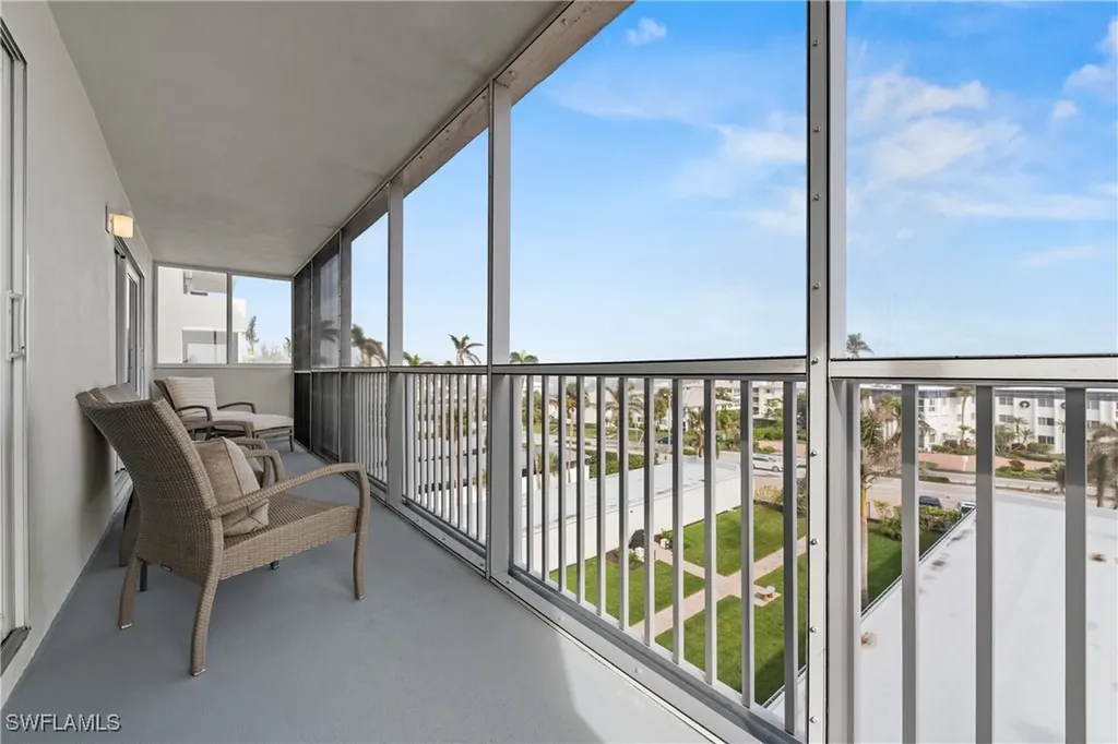 1977 Gulf Shore Boulevard N Naples FL 34102