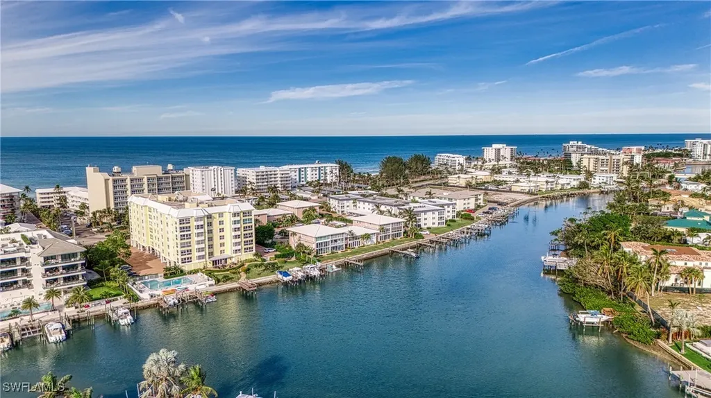 1977 Gulf Shore Boulevard N Naples FL 34102