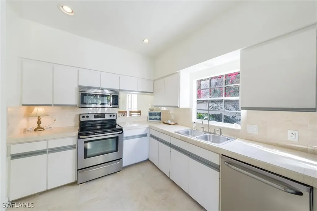 13260 Wedgefield Drive Naples FL 34110
