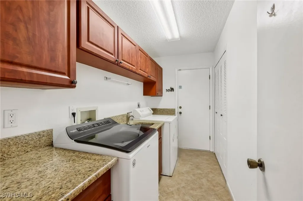 1381 N Brandywine Circle Fort Myers FL 33919