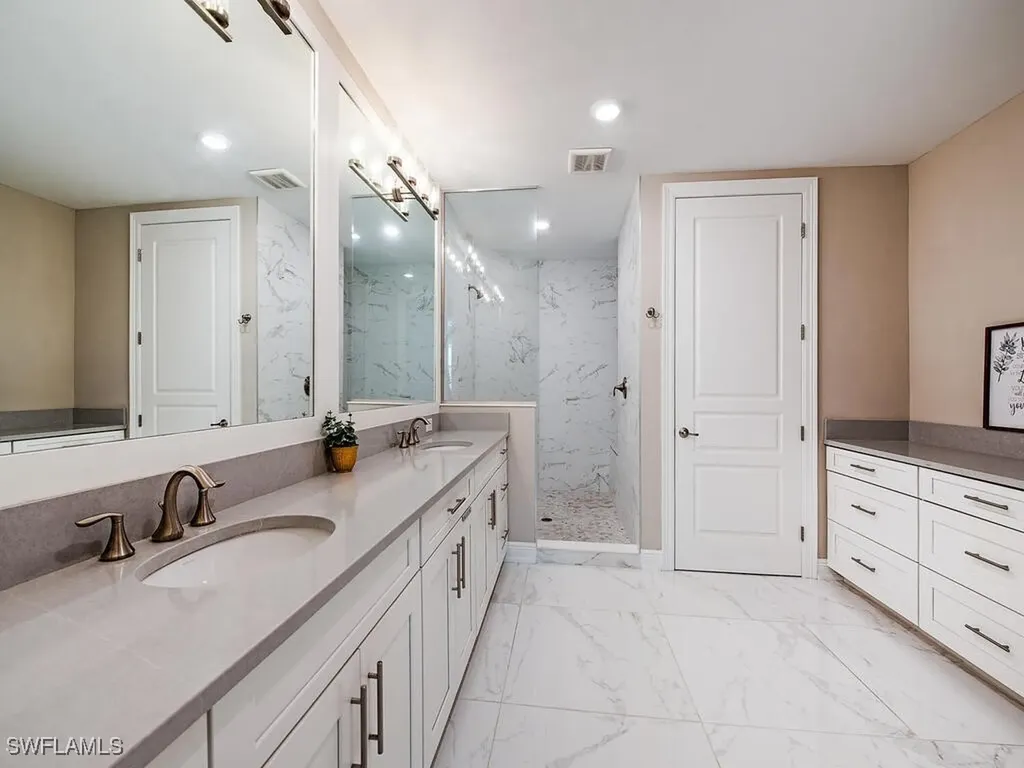 16370 Viansa Way Naples FL 34110