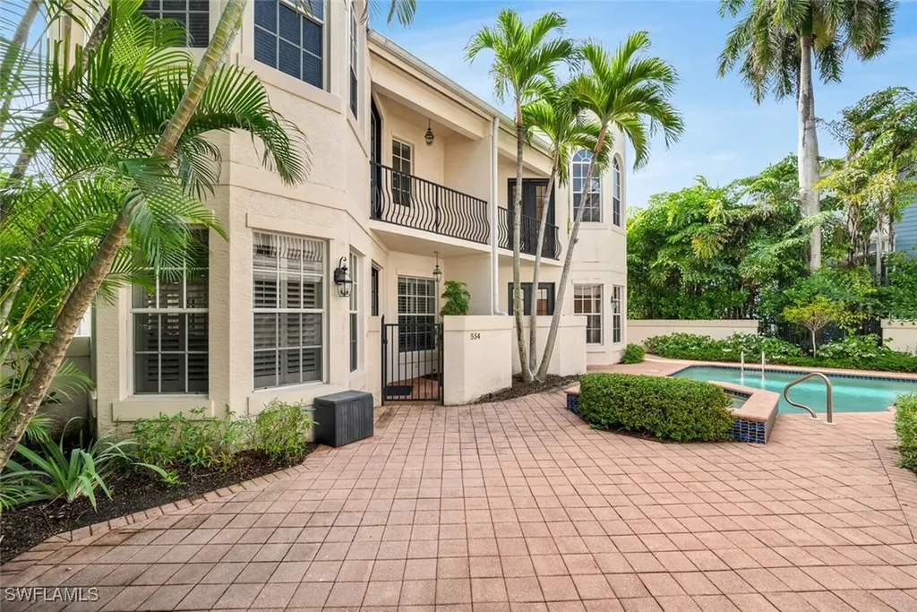 554 3rd Avenue S Naples FL 34102