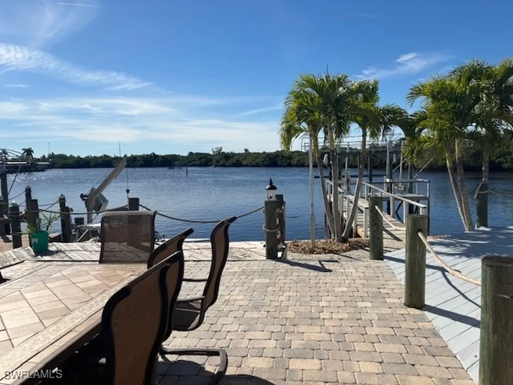 309 Shoreland Drive Fort Myers FL 33905