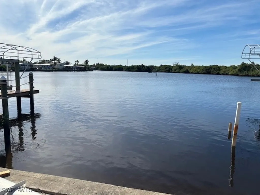 309 Shoreland Drive Fort Myers FL 33905