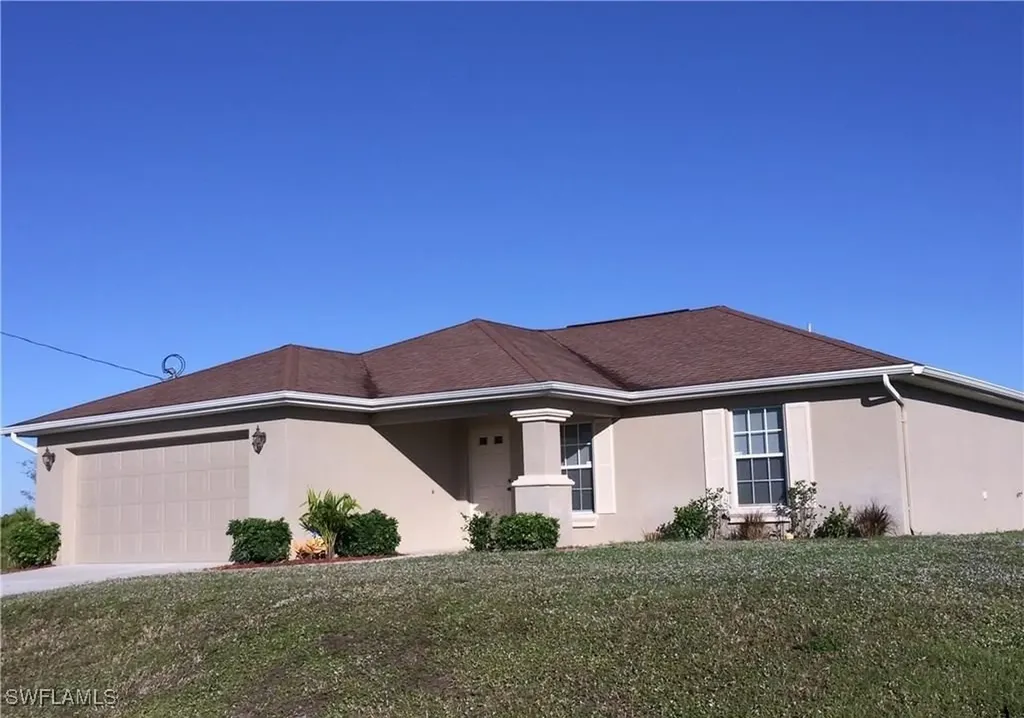 2712 25th Street SW Lehigh Acres FL 33976