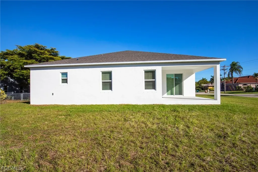 3008 SE 1st Avenue Cape Coral FL 33904