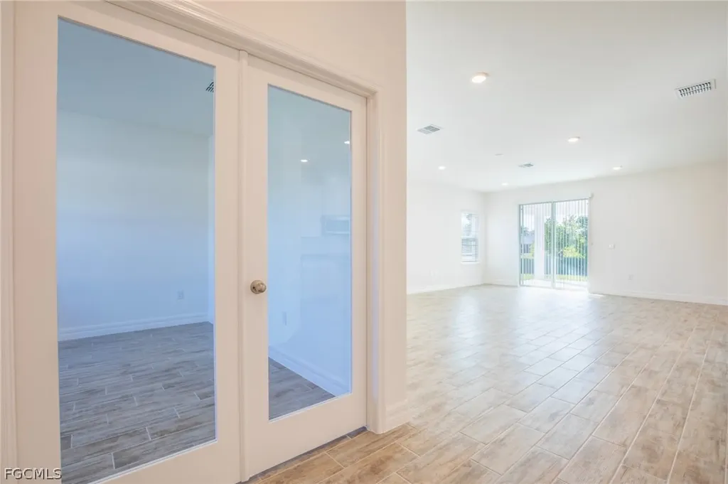 3008 SE 1st Avenue Cape Coral FL 33904