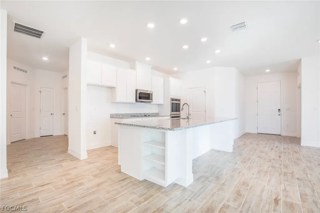 3008 SE 1st Avenue Cape Coral FL 33904