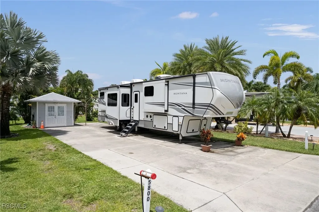 5800 Pathwood Court E Fort Myers FL 33905