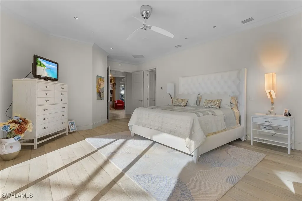 3027 Gardens Boulevard Naples FL 34105