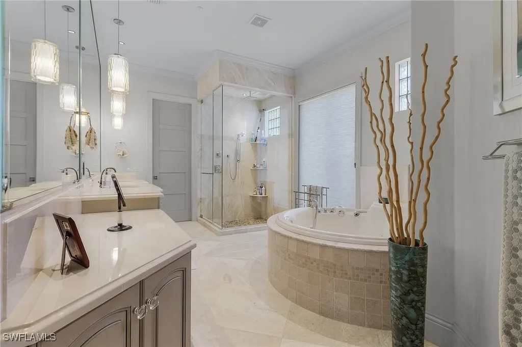 3027 Gardens Boulevard Naples FL 34105