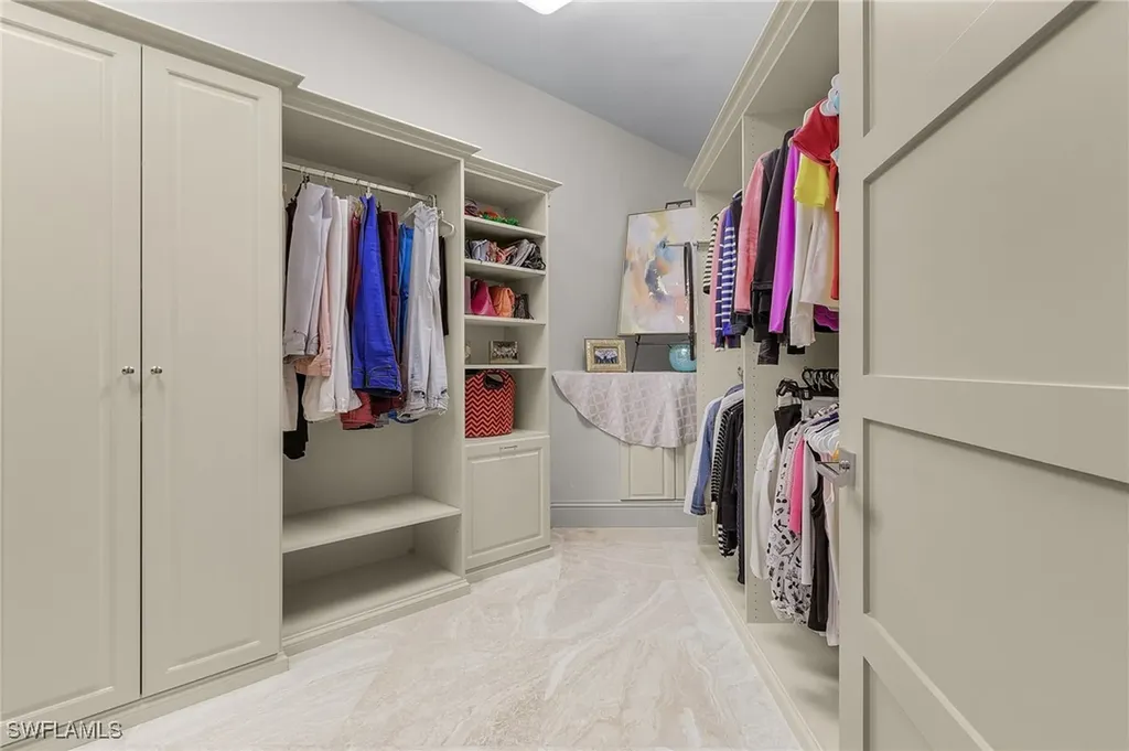 3027 Gardens Boulevard Naples FL 34105