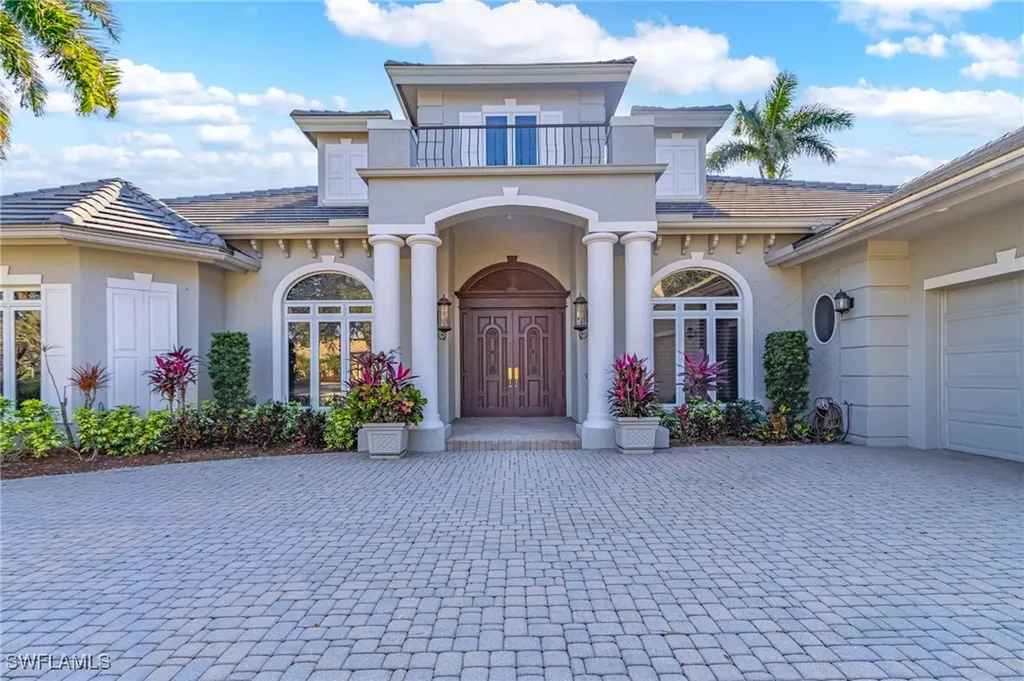 3027 Gardens Boulevard Naples FL 34105