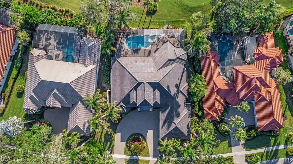 3027 Gardens Boulevard Naples FL 34105