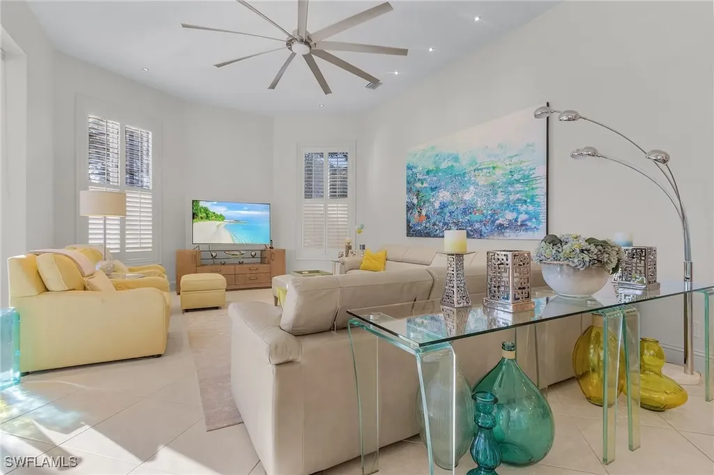 3027 Gardens Boulevard Naples FL 34105