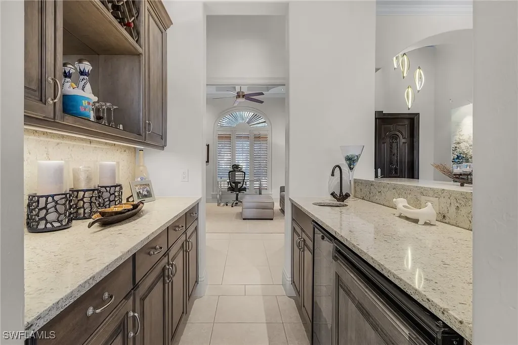 3027 Gardens Boulevard Naples FL 34105